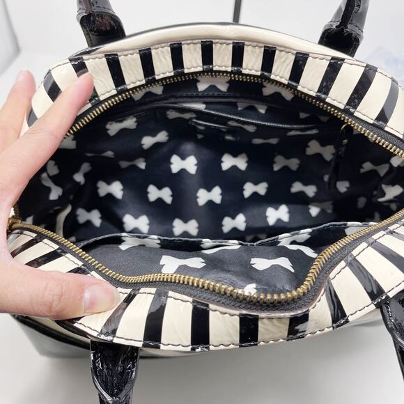 Kate Spade Chelsea Park Porter Patent Leather Handbag Black Cream Bow Crossbody - Picture 10 of 12